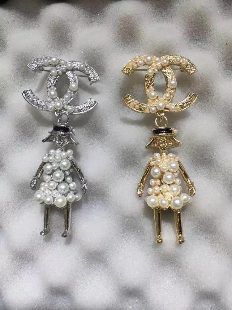 Spilla Chanel Modello 254